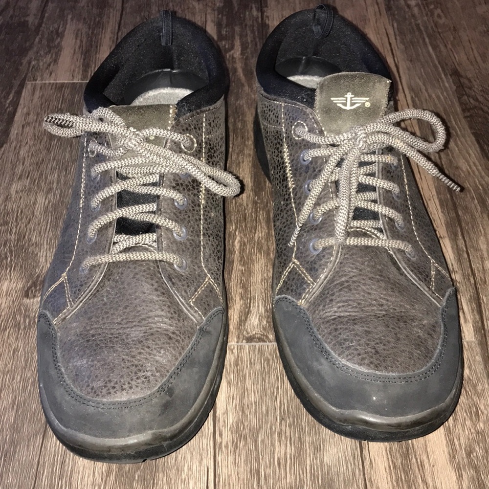 Dockers Sneakers / Size 9.5